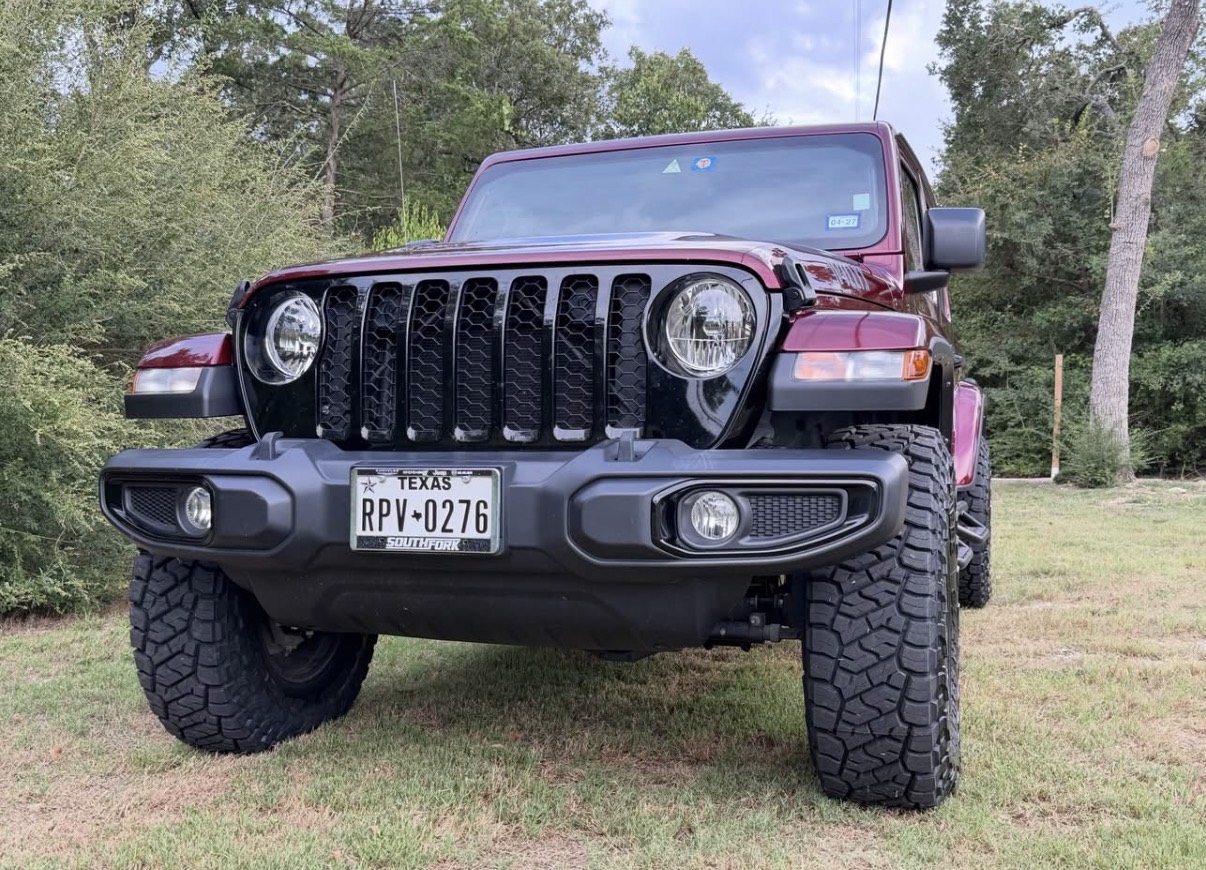Front view of the Gladiator showing the tire stance and factory fender flares.