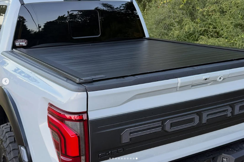 Retrax bed cover on the Raptor